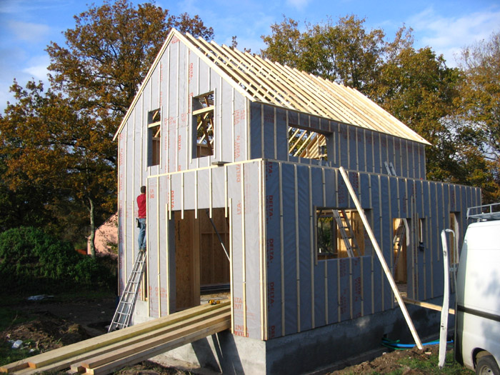 chantier maison bois, parreaux d'OSB et pare-vapeur