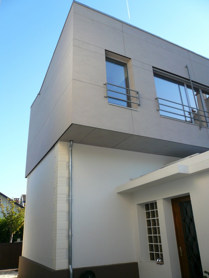 Sur�l�vation d'une maison de ville, Antony (92) : 6-12-2010-ANTONY-fa�ade all�e