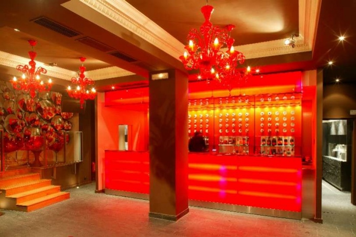 Le Carrousel bar-club : Carrousel vista del bar rojo