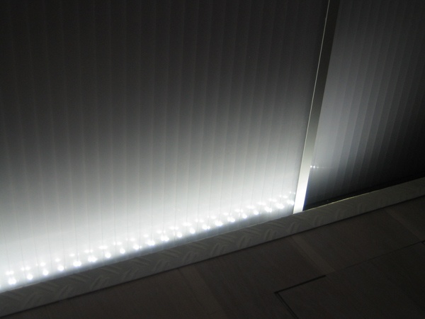 Sous les to�ts Paris 9�me : CHAMBRE - LEDS